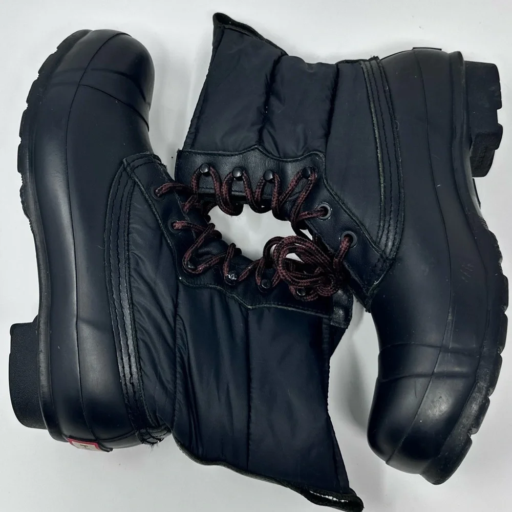 Women’s Hunter Black Lace-Up Boots size 8